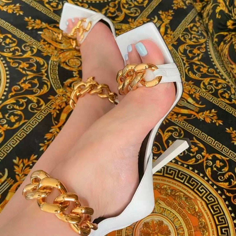 GOLD CHAIN DETAILED SQUARE TOE SANDALS